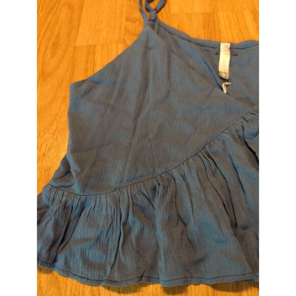 Amiani Crop Top Tank Size Medium Blue Ruffle Trim Summer Beach Vacation V Neck - Picture 2 of 9